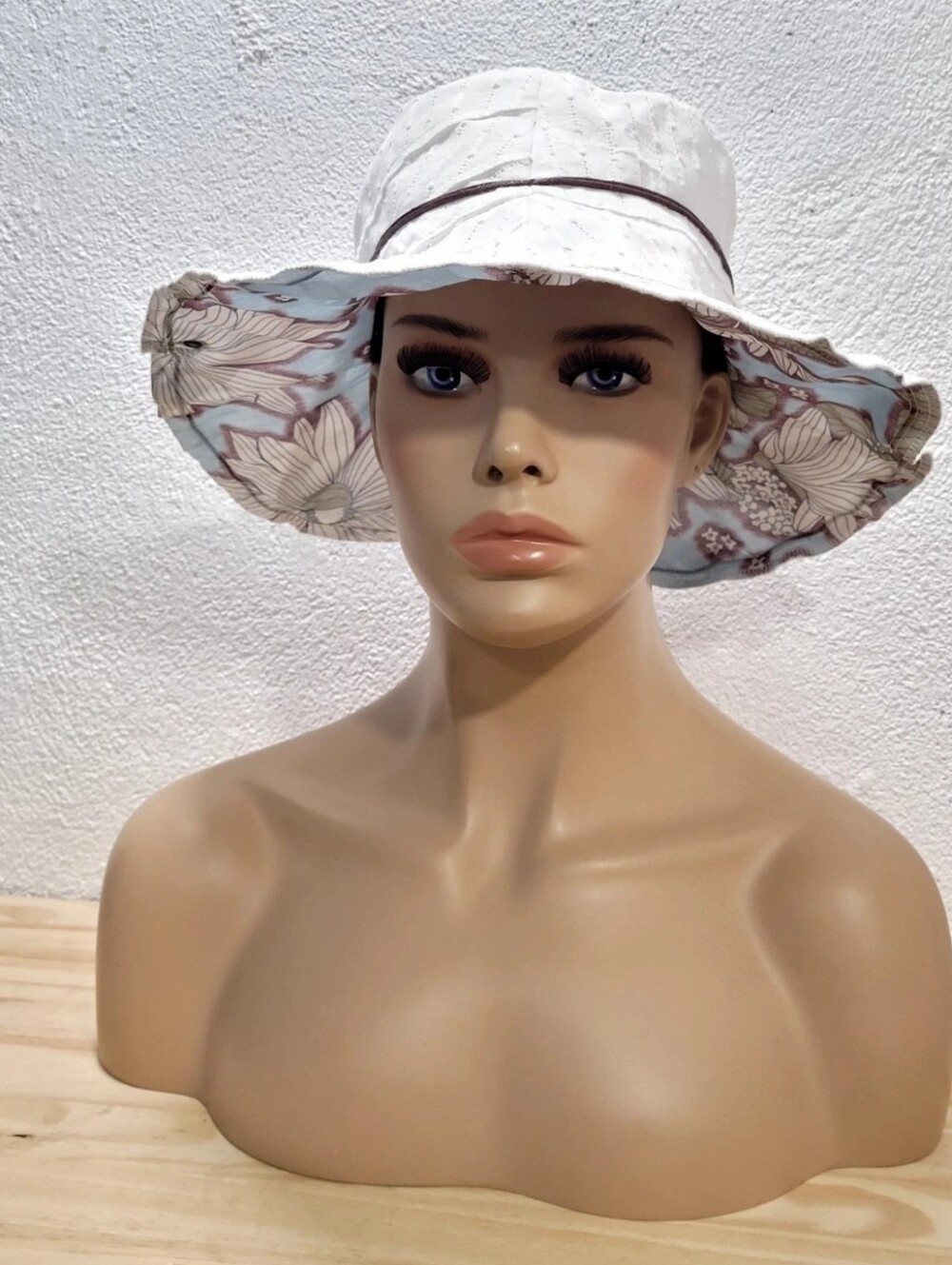 Peter Grimm True Character White Floral Floppy Hat Wire Rimmed One Size